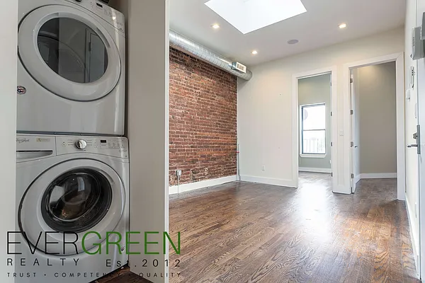 Rented by Evergreen Apartments BK | media 19