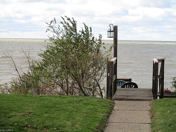 4th image of 37825 Lake Shore Blvd