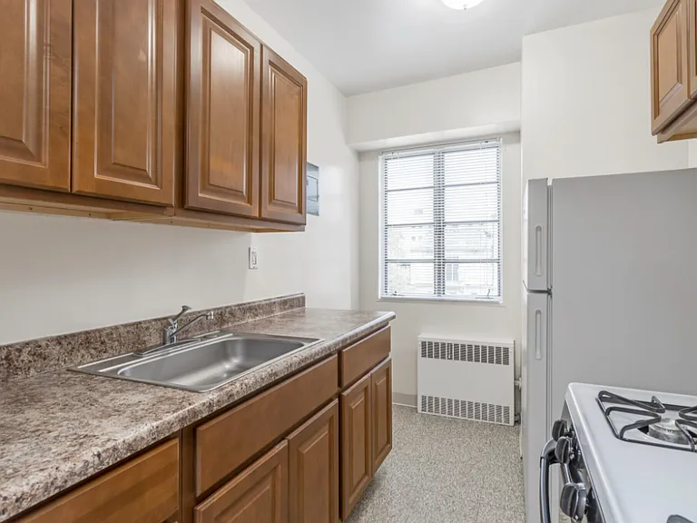 State House Apartments — Photo 4
