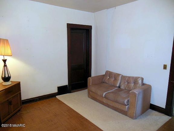 4th image of 1019 Cooper Ave