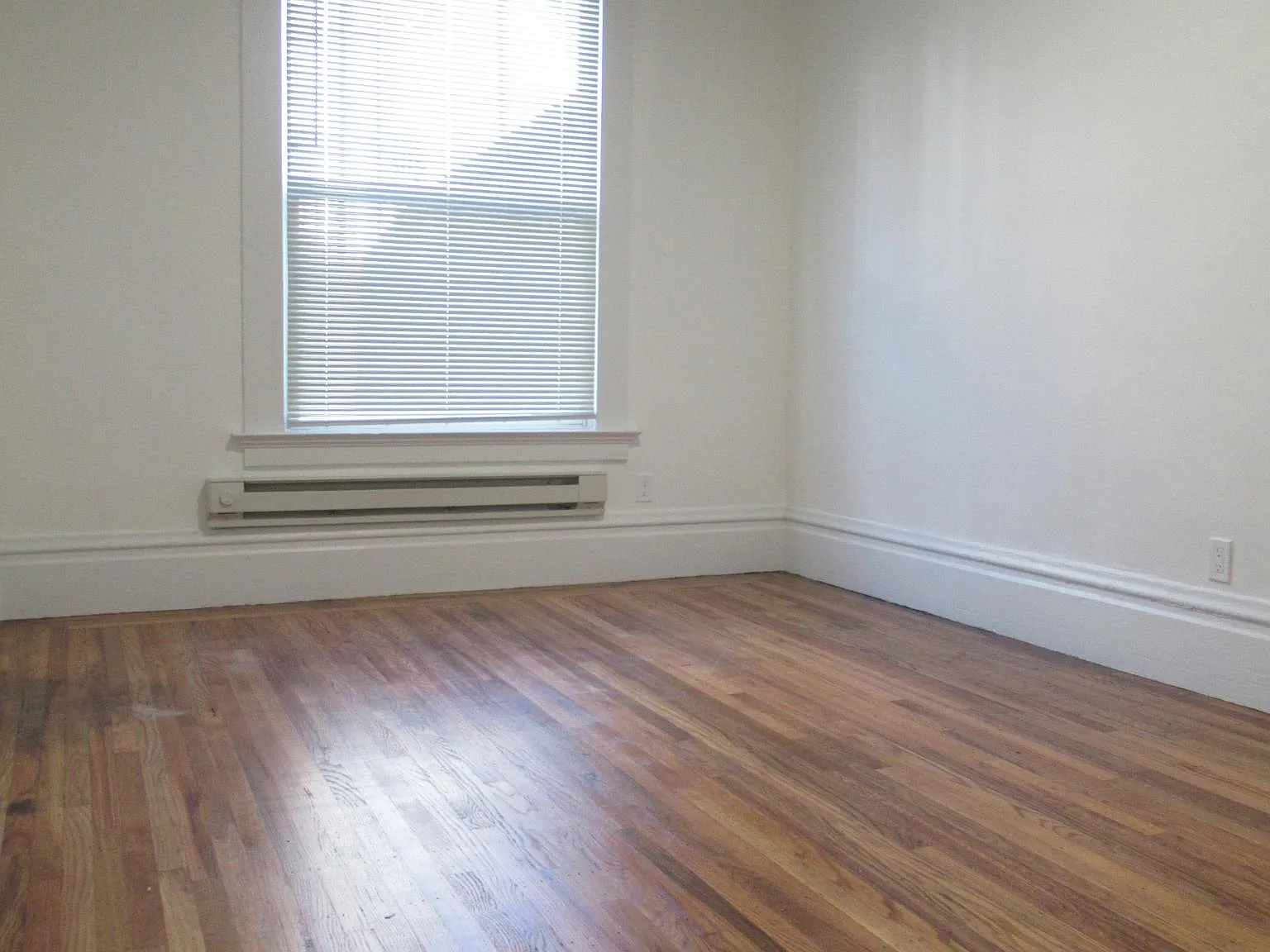 2 bed, 925 sqft, $5,500 — Photo 3