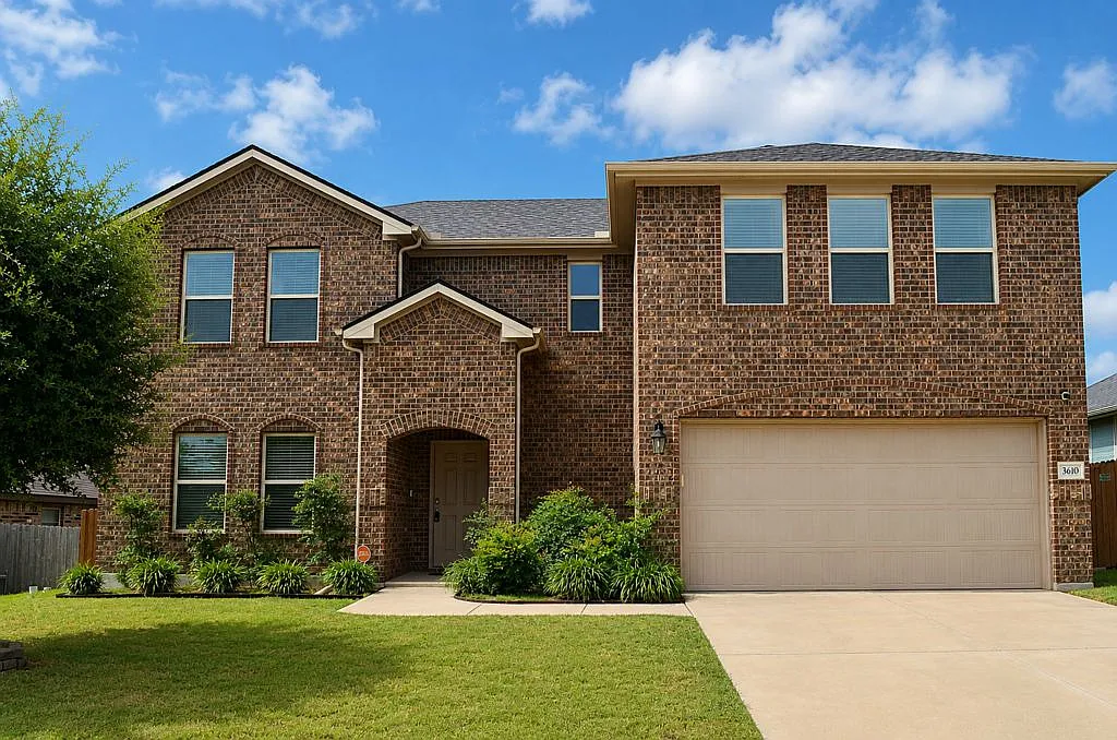 4 bed, 2.5 bath, 2509 sqft, $2,500 — Photo 1