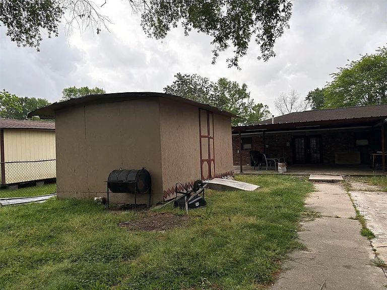 415 Zinn Dr — Photo 17