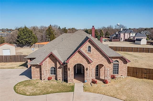1st image of 102 Palomino Ct