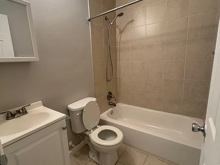 411-415 N Bend Rd #K — Photo 14