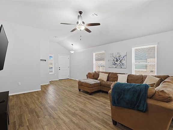 5th image of 4724 Crystal Hill Dr