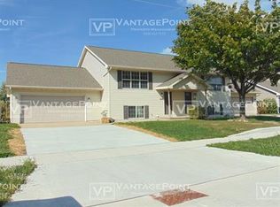 928 Hartzheim Dr #926, Appleton, WI 54913