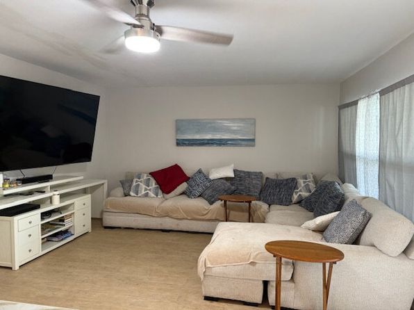 651 Pine Dr APT 202