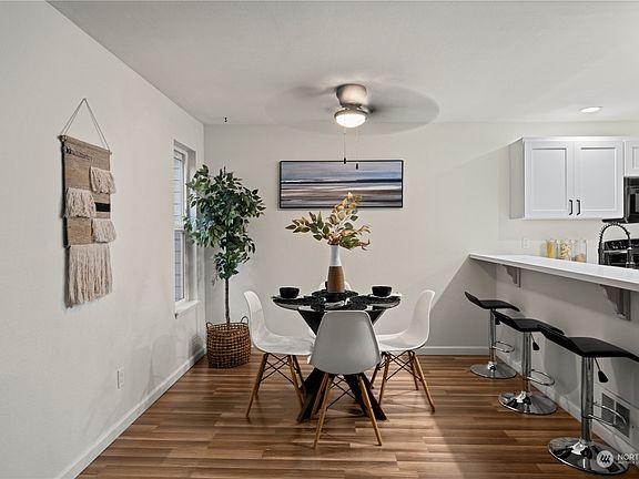 3rd image of 11917 93rd Lane NE #203