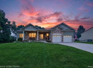 6169 Bay Ct, Waterford, MI 48327