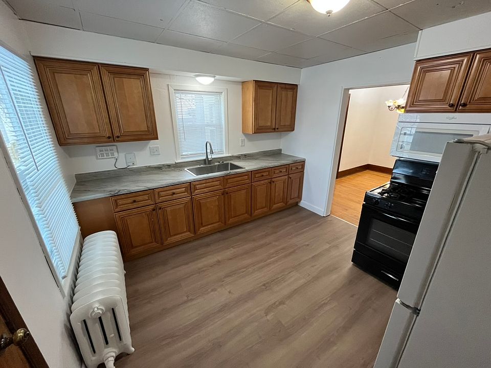 1st image of 510 Mather St #3