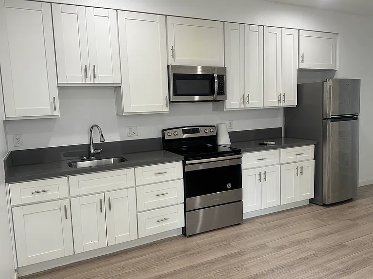 532 Cesar E Chavez Pkwy #B — Photo 1