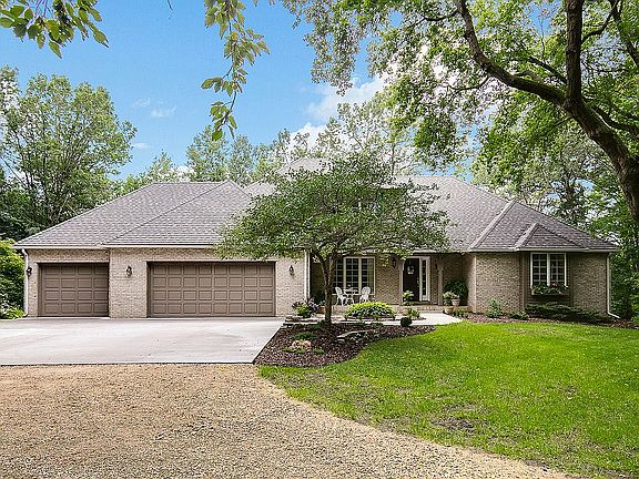 3rd image of 4449 Wiebusch Dr