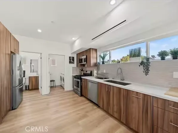 5637 Klump Ave, North Hollywood, CA 91601