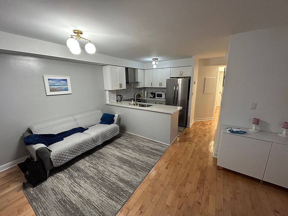 2nd image of 415 Jarvis St #117