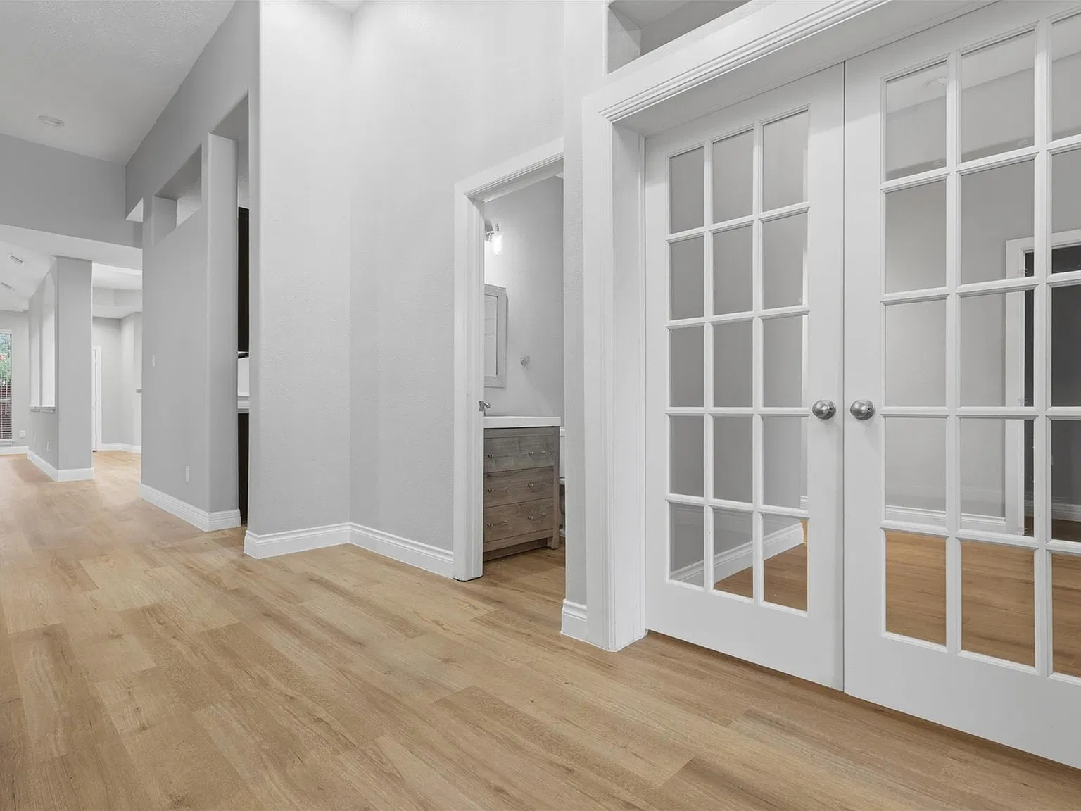 3 bed, 2.5 bath, 2780 sqft, $2,900 — Photo 3