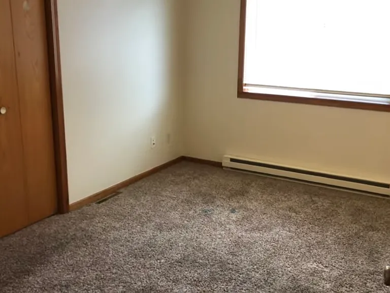 1323 Oliver Ave N — Photo 13