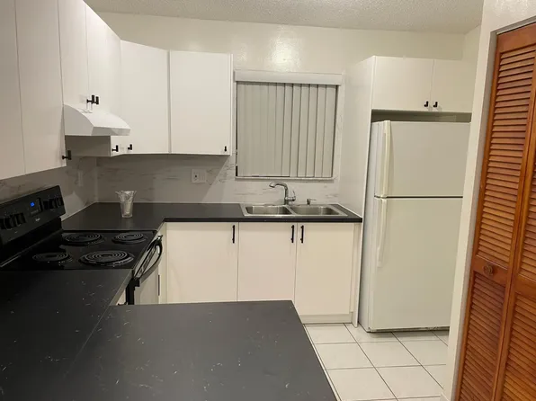 10101 W Okeechobee Rd, Hialeah Gardens, FL
