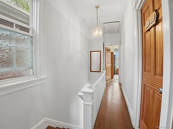 4th image of 2929 Coddington Avenue