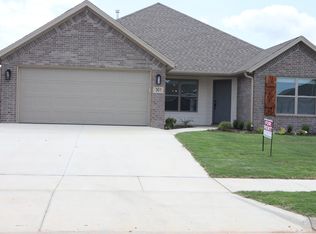 301 Palm St, Centerton, AR 72719