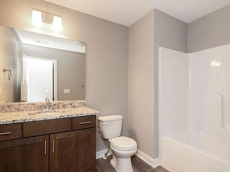 1817 NE Heritage Dr — Photo 19