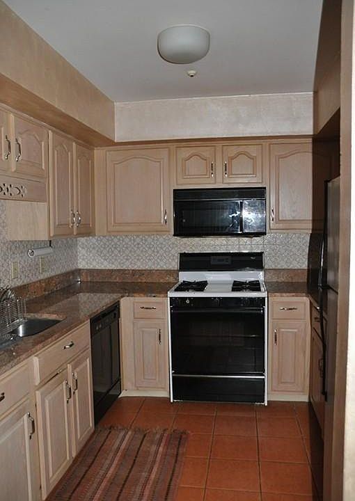 1st image of 6 Orangewood Dr #6