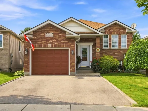32 Brewster Way, Brantford, ON N3T 6N4