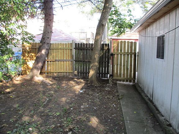 4th image of 7033 S Washtenaw Ave