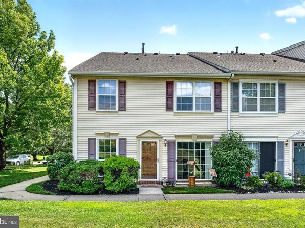 41 Lehavre Ct, Hamilton, NJ 08619
