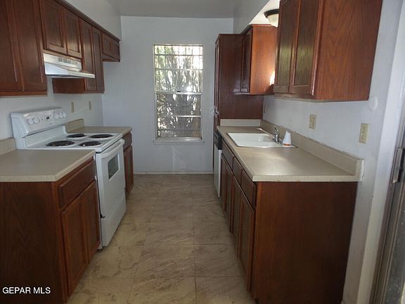 4th image of 9313 Darlina Dr #&-9315