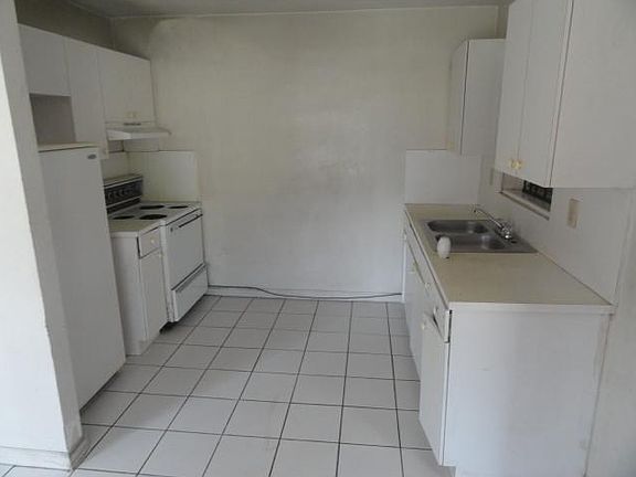 3rd image of 2120 NW 207th St