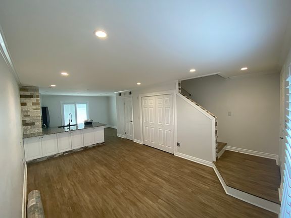 2nd image of 11811 Cypress Hill Cir