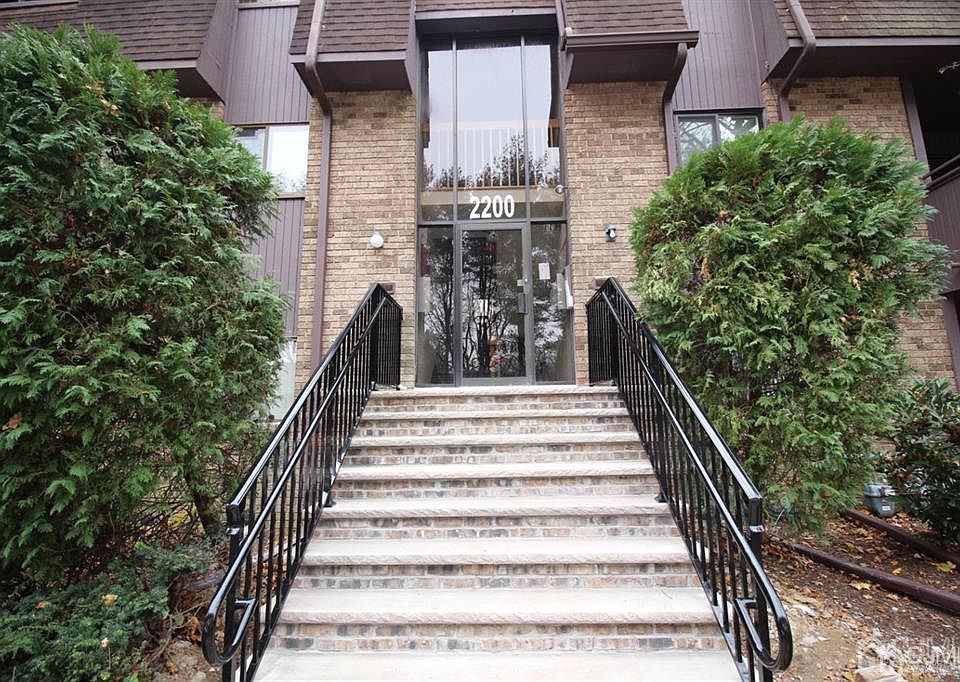 1st image of 2221 Old Stone Mill Dr