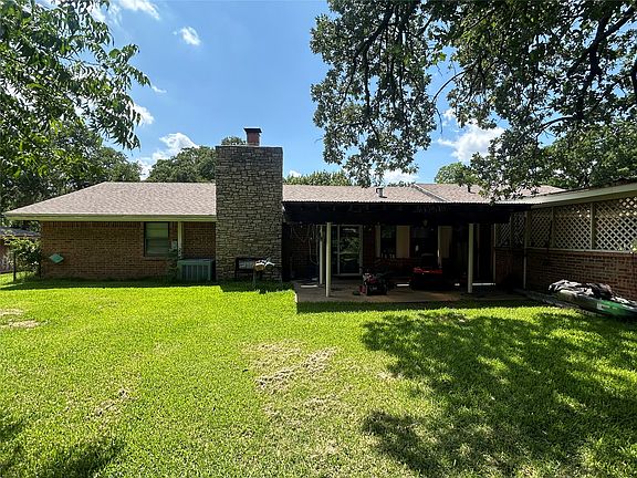 3rd image of 1103 Rolling Hills Dr S