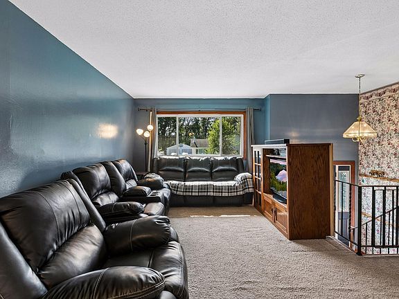 5th image of 250 Stardust Blvd