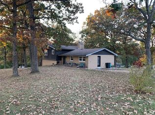 3792 Twin Oaks Dr, Pacific, MO 63069