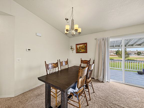 3rd image of 234 Northglen Dr