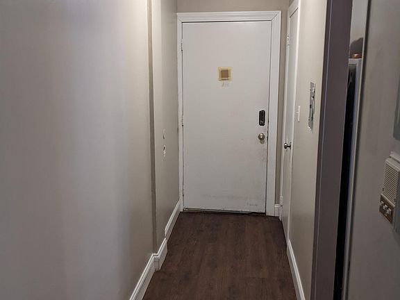 4th image of 426 N Lake Dr #1A1