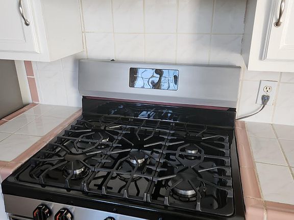 2nd image of 10008 S Gramercy Pl #10008