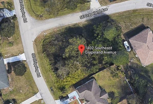 2nd image of 1402 SE Grapeland Avenue