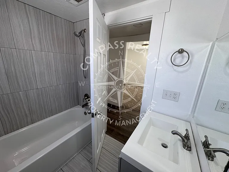 245 E Marvista Ln — Photo 10