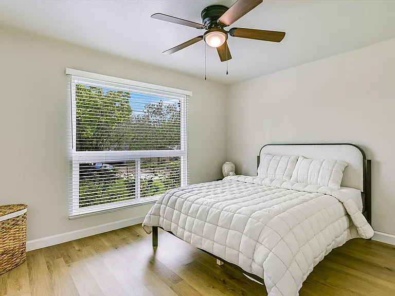 511 Arbor Ln — Photo 34