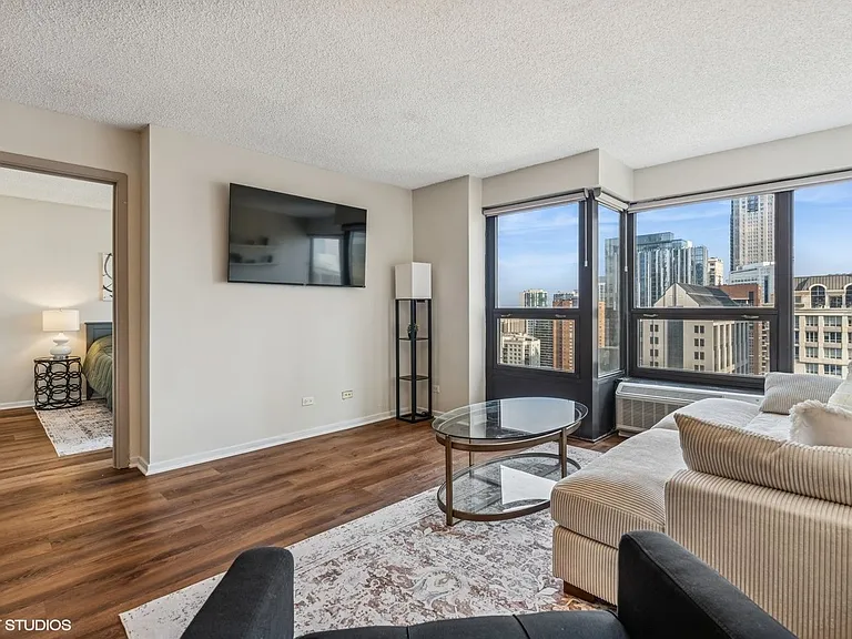 30 E Huron St #2511 — Photo 4