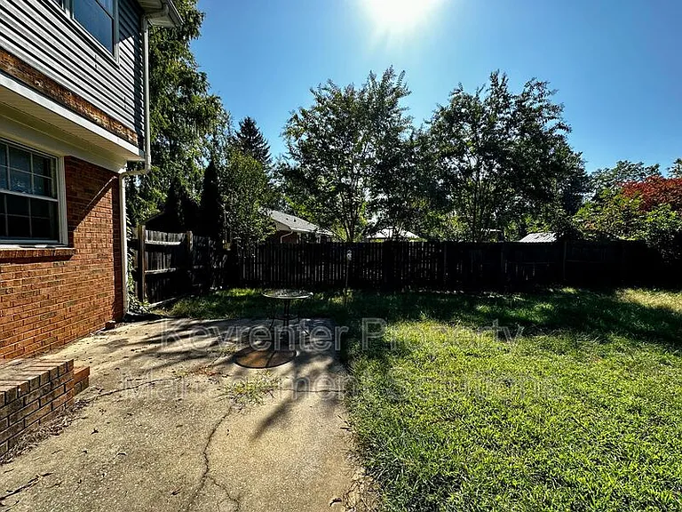 510 Shore Rd — Photo 40