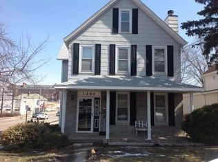 1390 Glen Oak St, Dubuque, IA 52001