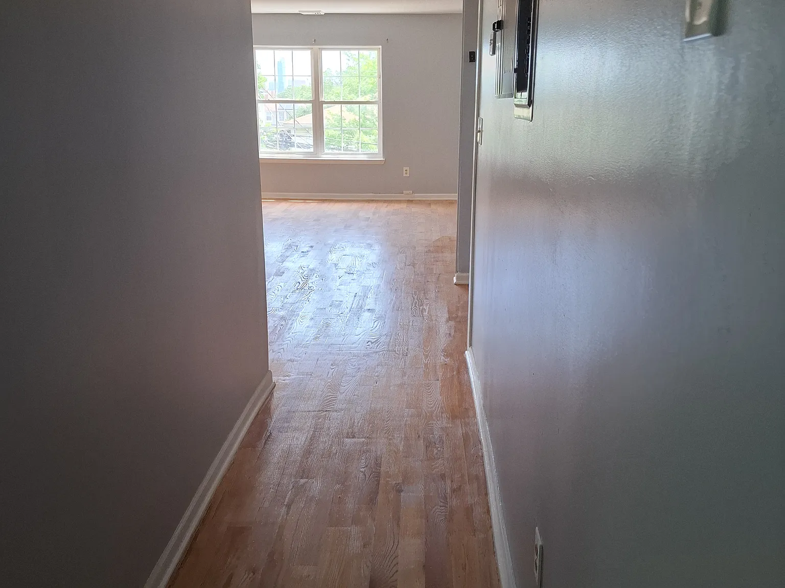 3 bed, 2000 sqft, $2,500 — Photo 2