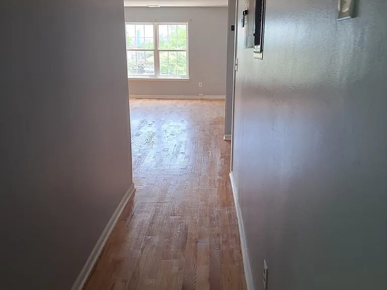 313 S 6th St #2 — Photo 2