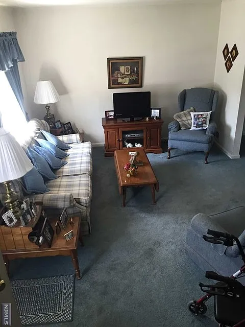 128 Edgewood Ave photo 1