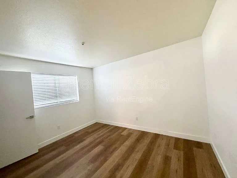 Vista Linda Apartments — Photo 63