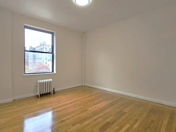 536 Ft Washington Avenue image 5 of 10